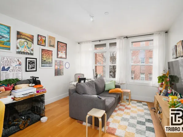 327 Franklin Avenue image 1 of 5