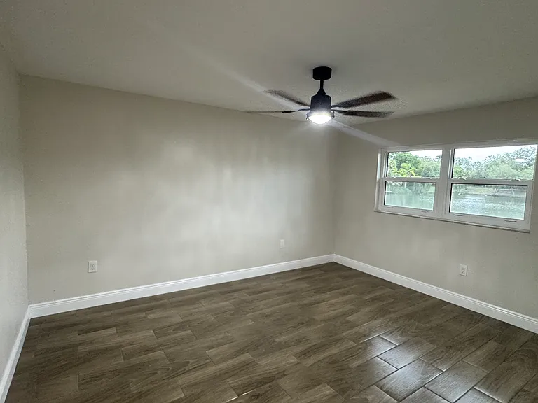 7409 Lake Forest Cir — Photo 12