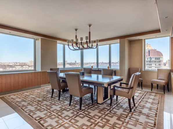 100 Riverside Boulevard image 3 of 15