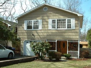 11 Beech Rd, Suffern, NY 10901