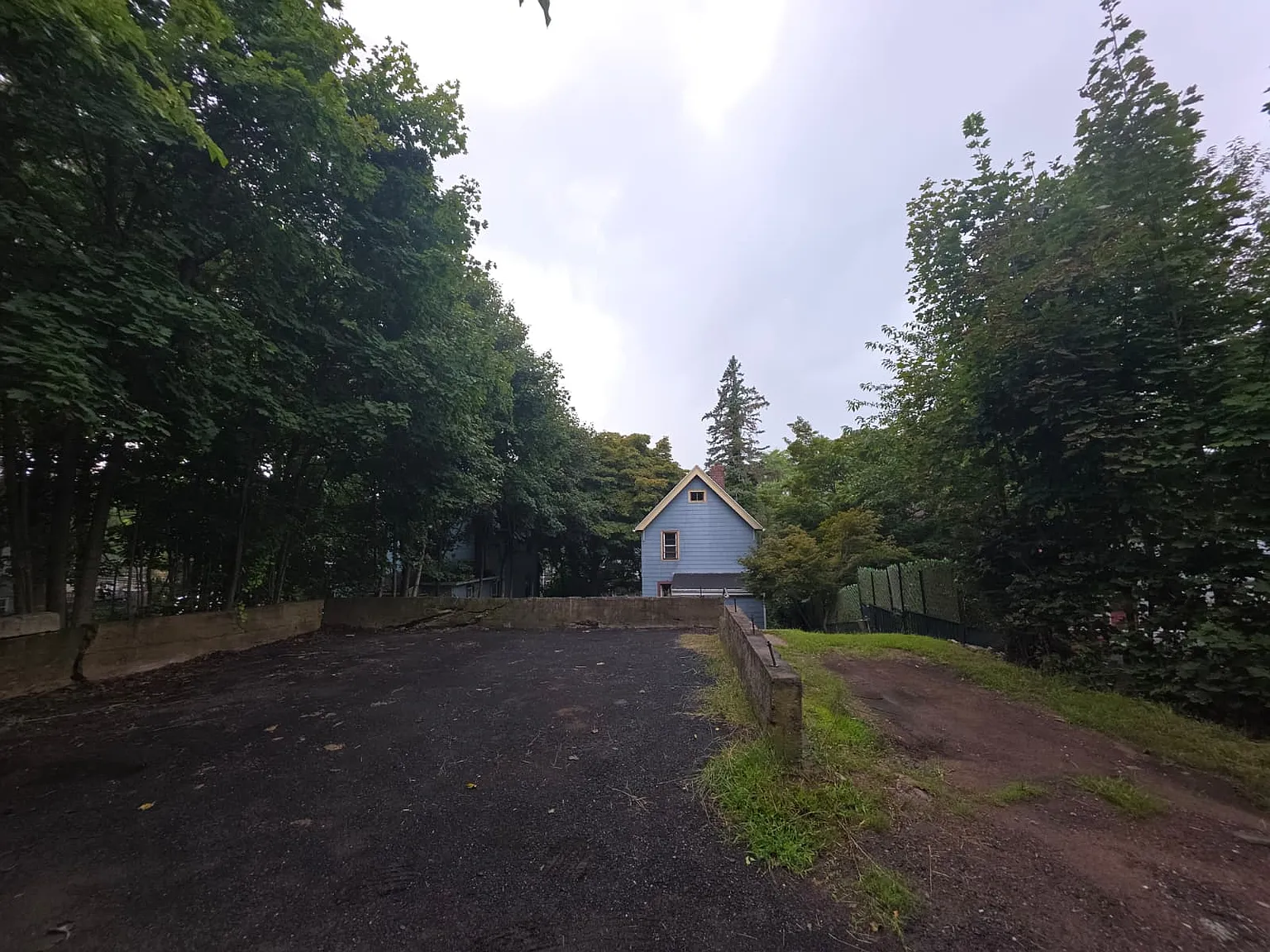 4 bed, $2,600 — Photo 3