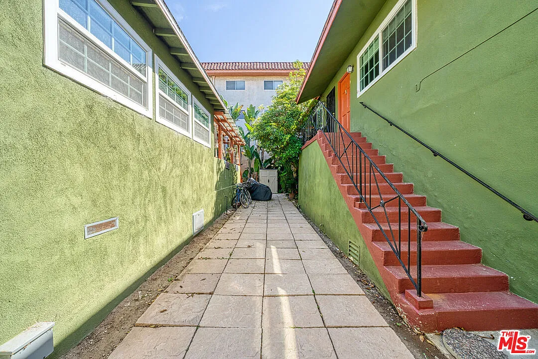 2 bed, 1.0 bath, 920 sqft, $3,800 — Photo 4