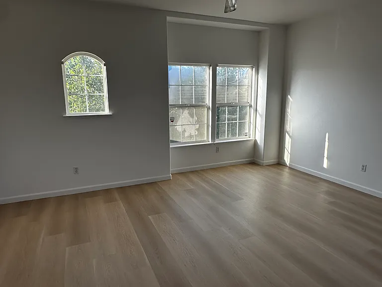 7464 Shelby St — Photo 3