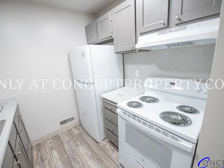 Foothill Terrace — Photo 80