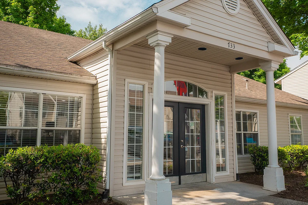 Community - 733 West