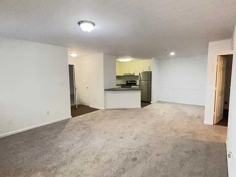 Wesley St. Claire Apartments at Lawrenceville — Photo 90