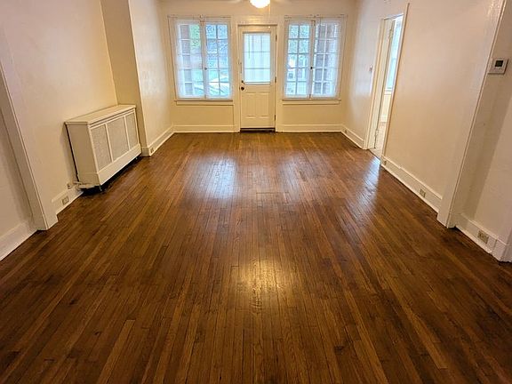 5th image of 1451-1453 Barnsdale St #1L