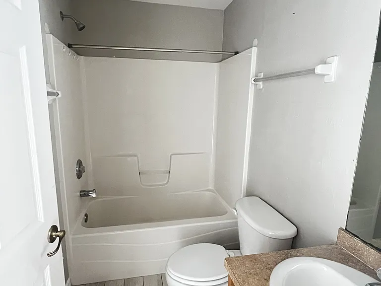 1019 SE 11th St #2 — Photo 7