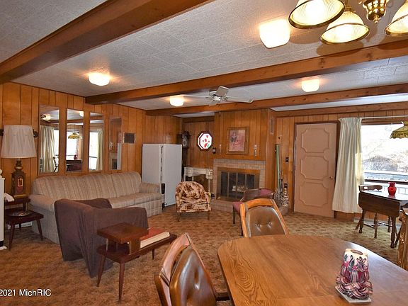 4th image of 103 S Reinberg Ave