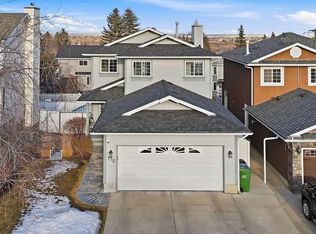 175 SW Macewan Park Cir NW, Calgary, AB T3K 4A2