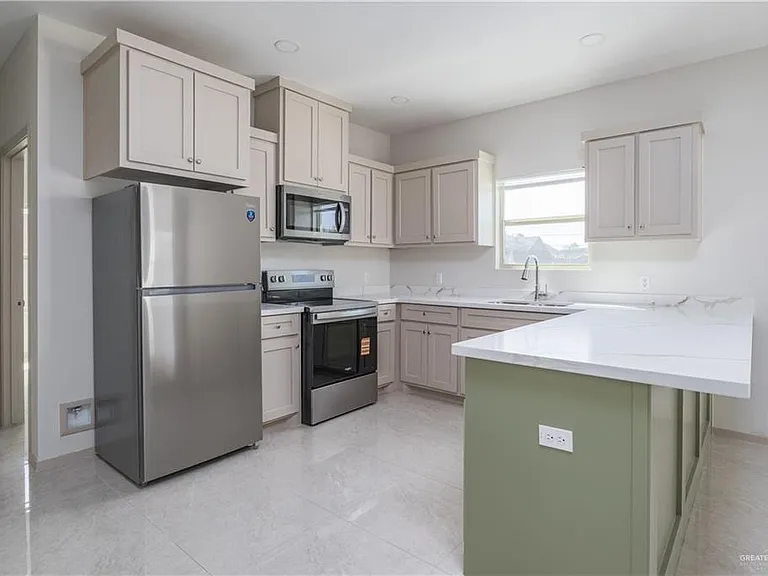 2114 Galveston Ave #2 — Photo 4