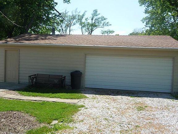 2nd image of 8002 S County Road 300 W