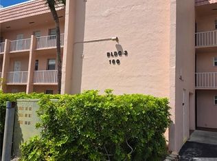 160 Turtle Lake Ct APT 209, Naples, FL 34105