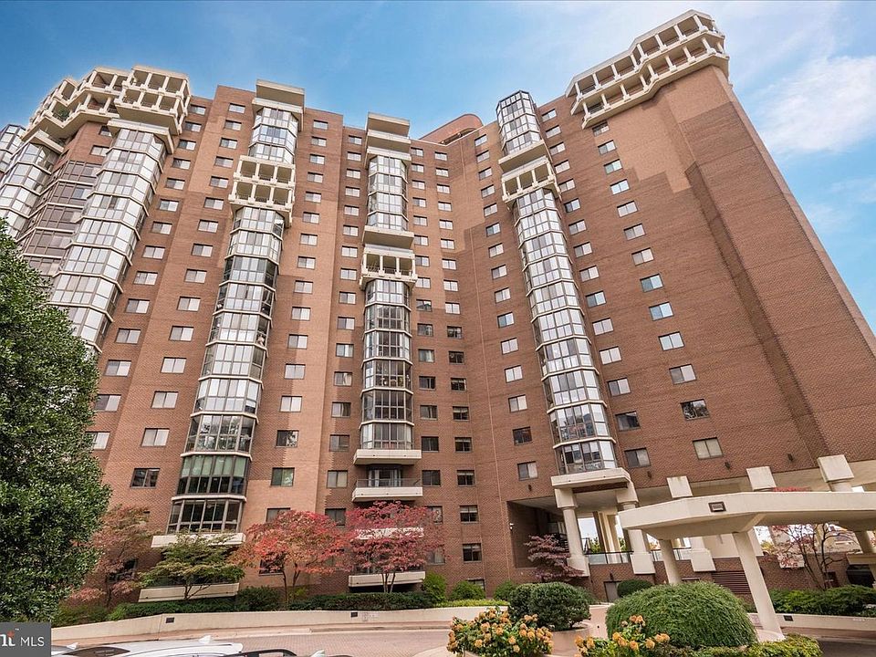 1st image of 1600 N Oak St #2417