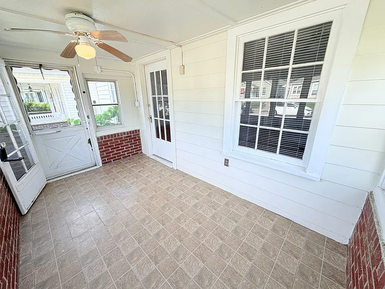 108 S 8th Ave — Photo 3