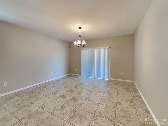 4th image of 23035 Peachland Blvd