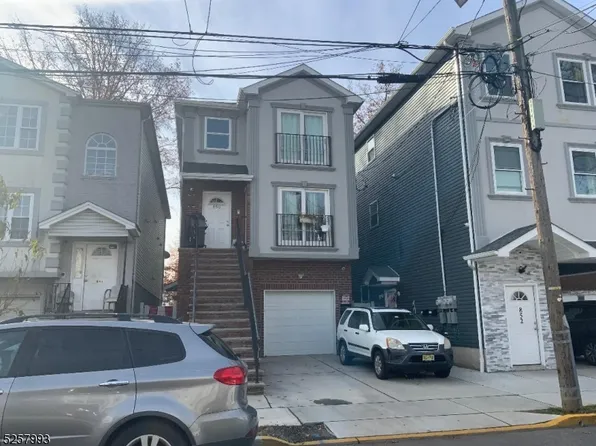 850 Rebecca Pl, Elizabeth City, NJ 07201