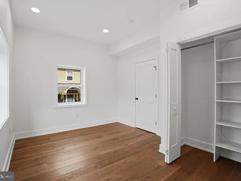 425 Grove Pl — Photo 22