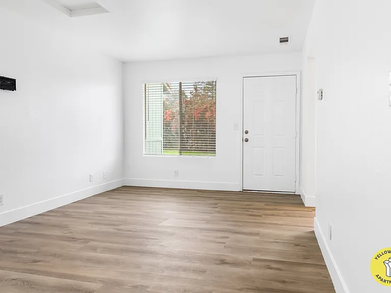 YELLOW DOOR APARTMENTS — Photo 9