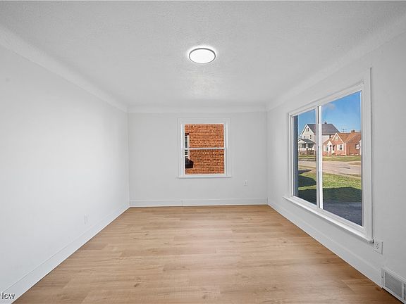 5th image of 3407 Grovewood Ave