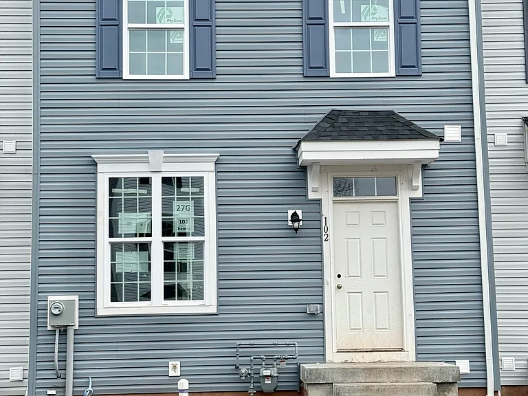 102 Chase Ln — Photo 2