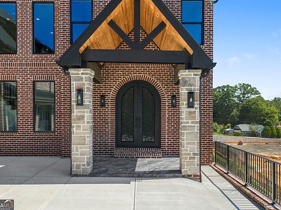 4th image of 403 Thunder Rd