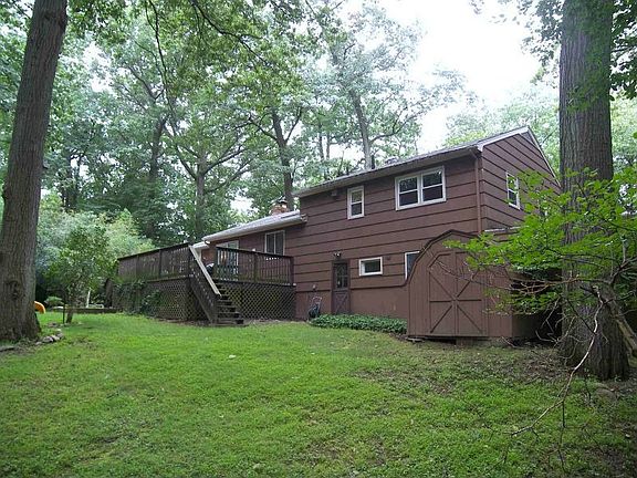 3rd image of 46 Lakewood Dr