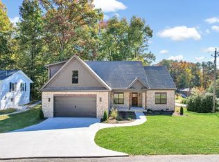 2700 Parkwood Trl, Cleveland, TN 37312