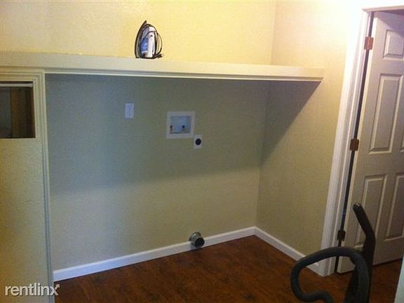 Laundry Room and Hook ups