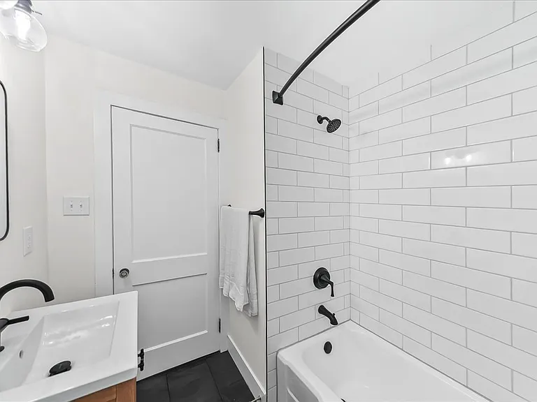 8 Stanton Ave — Photo 31