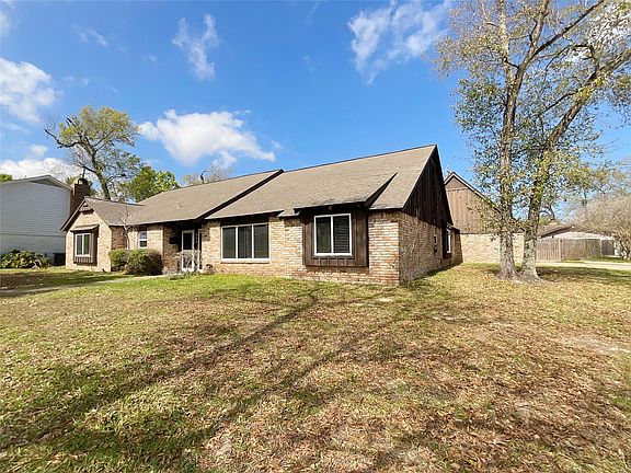 3rd image of 443 Bayou View Dr