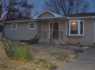 216 12th St, Clay Center, KS 67432