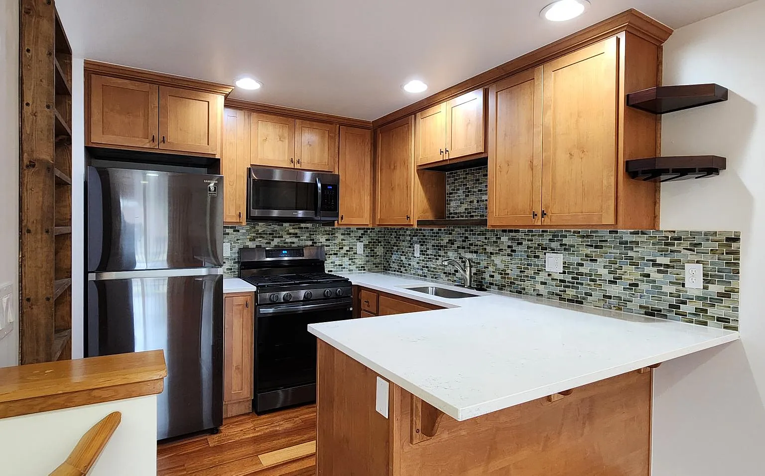 3 bed, 1100 sqft, $2,690 — Photo 1