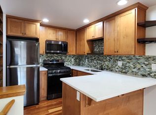 9243 35th Ave SW UNIT B, Seattle, WA 98126