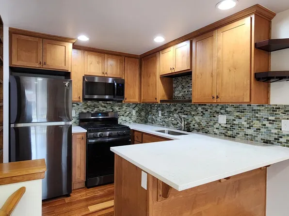 9243 35th Ave SW Unit B, Seattle, WA 98126