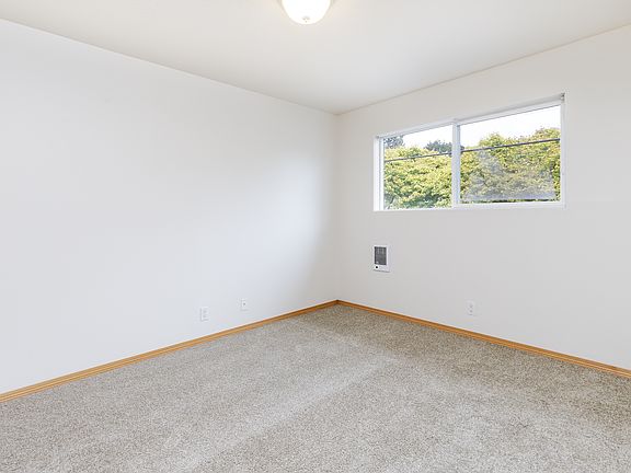 2nd image of 586 2nd St #16