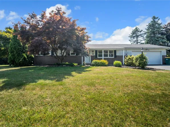 5732 Crescent Dr, Schnecksville, PA 18078