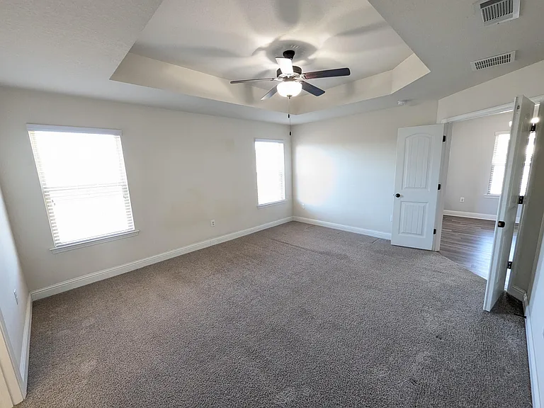 2401 Spur Ln — Photo 19