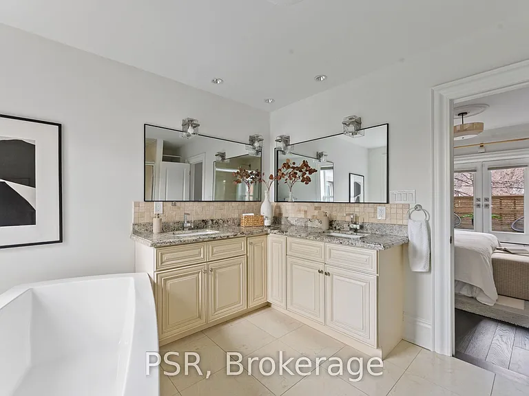 126 Dovercourt Rd — Photo 17