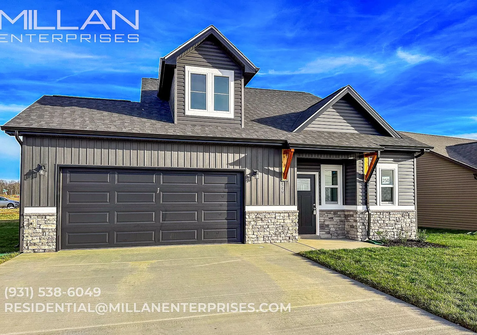 Beautiful 3-Bedroom Home with Modern Finishes, Stainless Steel Appliances, and Attached Garage — Photo 1