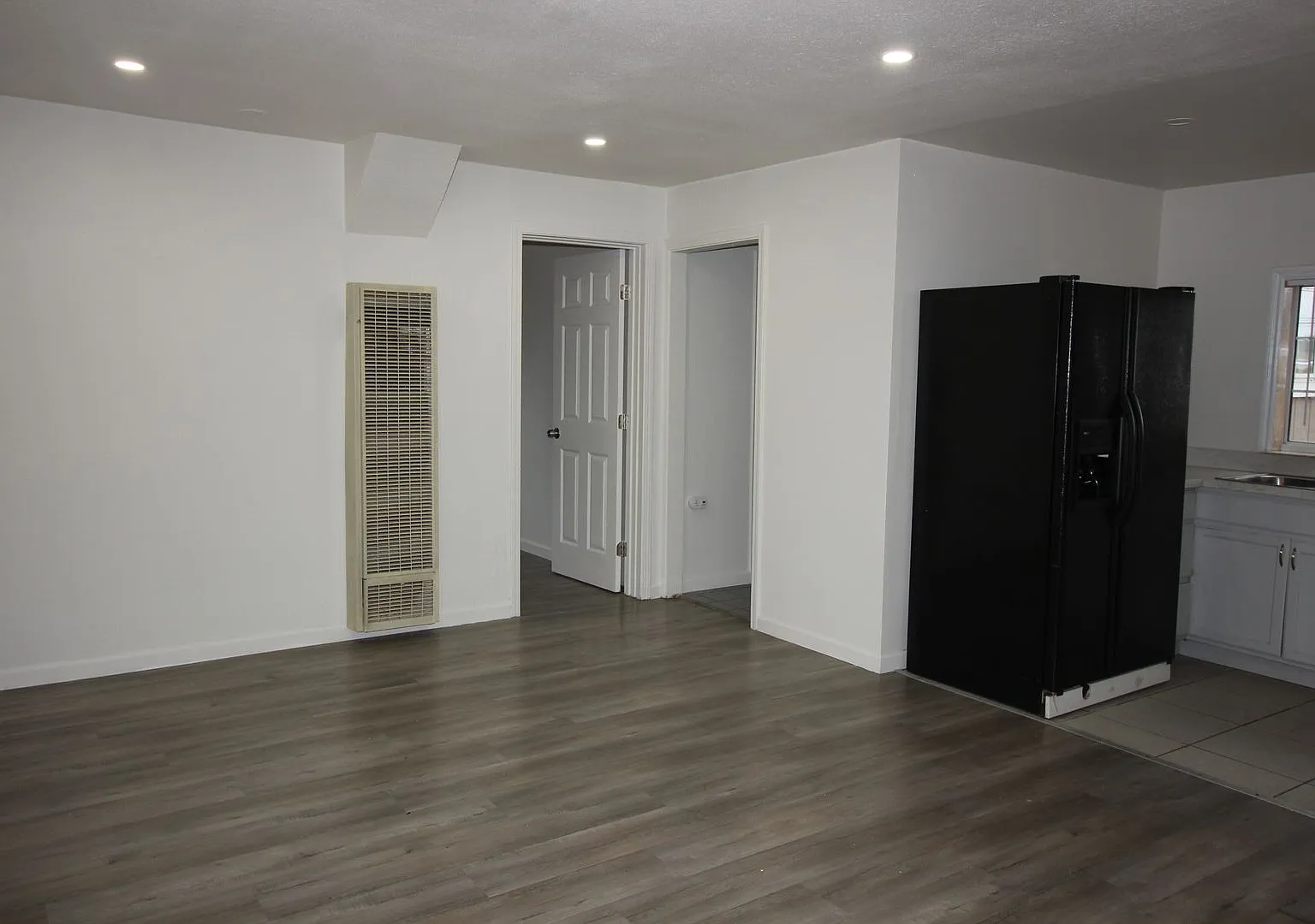 672 Irwin Lane — Photo 2