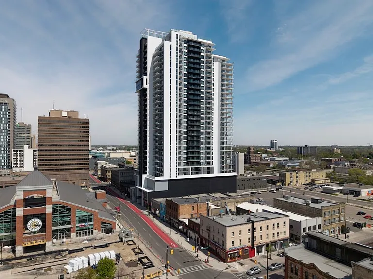 131 King St W — Photo 9