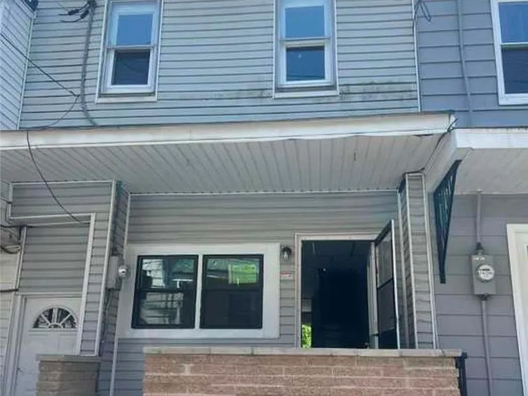 230 W Arlington St — Photo 1