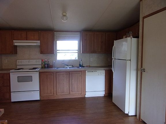 3rd image of 1690 Roselea Dr