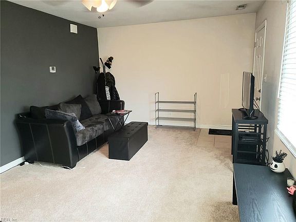 4th image of 598 Pinewood Dr APT 205