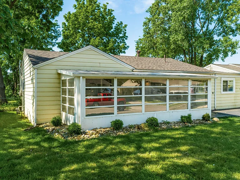 4363 Allen Dr — Photo 3
