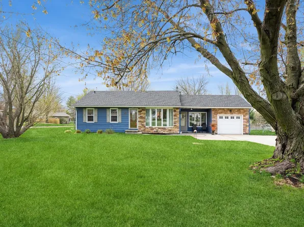 2713 1st Ave E, Newton, IA 50208