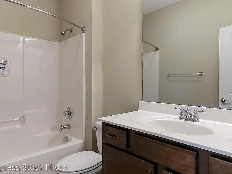 111 Cypress Cir — Photo 10