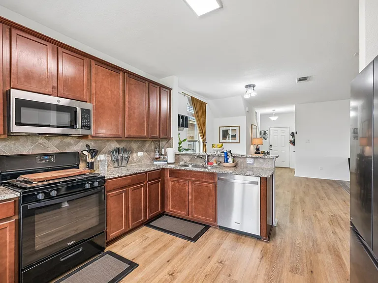 216 La Dera Dr — Photo 5