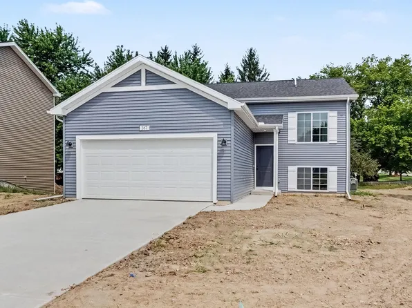 387 Pinery Ln, Fremont, MI 49412
